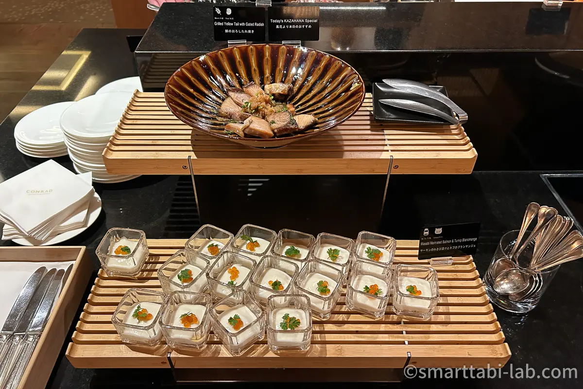 コンラッド東京エグゼクティブラウンジのイブニングカクテルの料理
