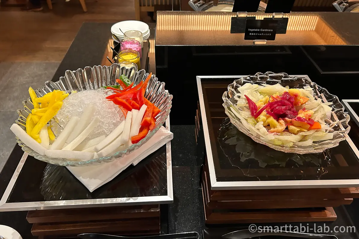 コンラッド東京エグゼクティブラウンジのイブニングカクテルの料理