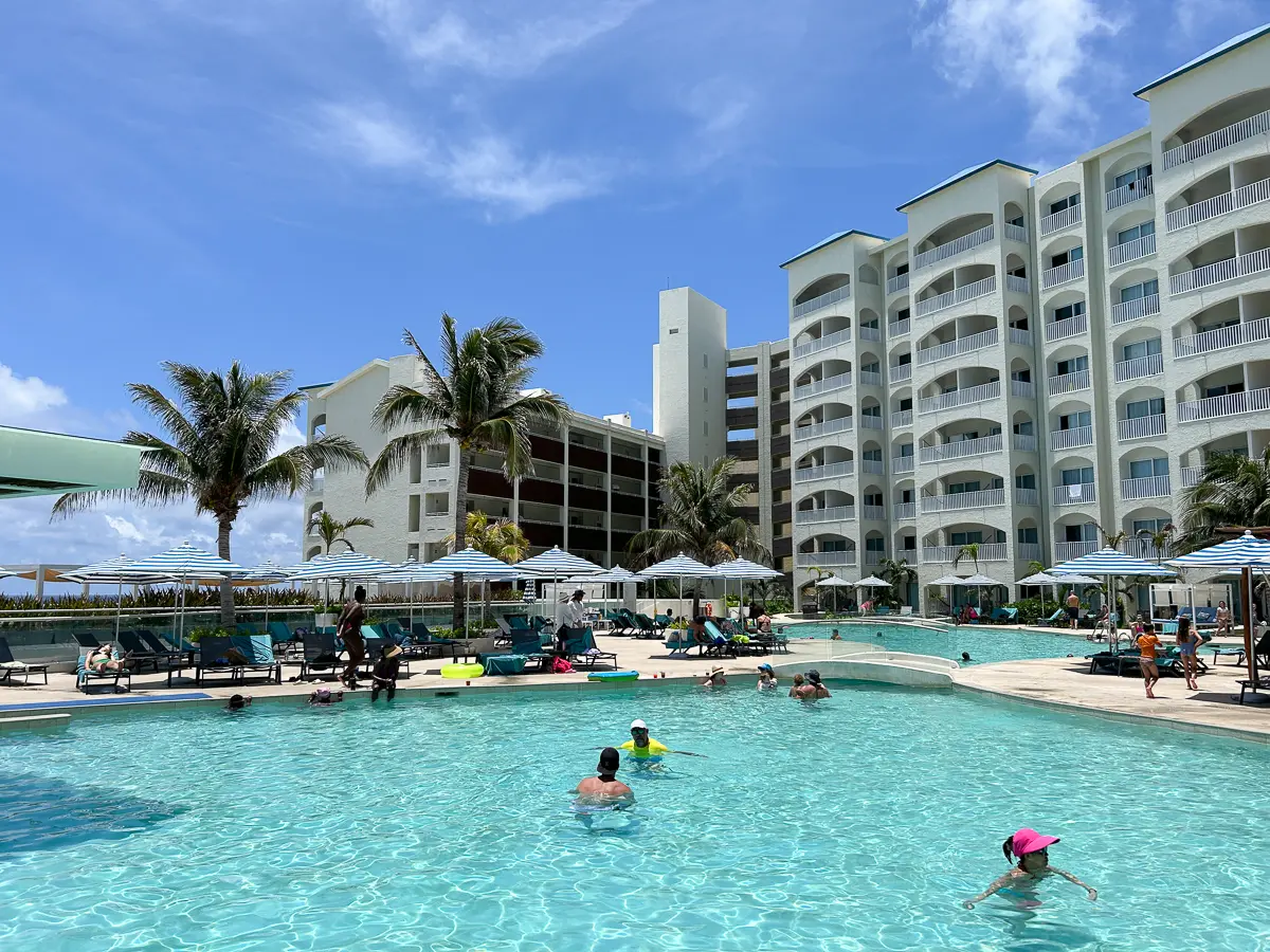 ヒルトンカンクンマールカリベのプール