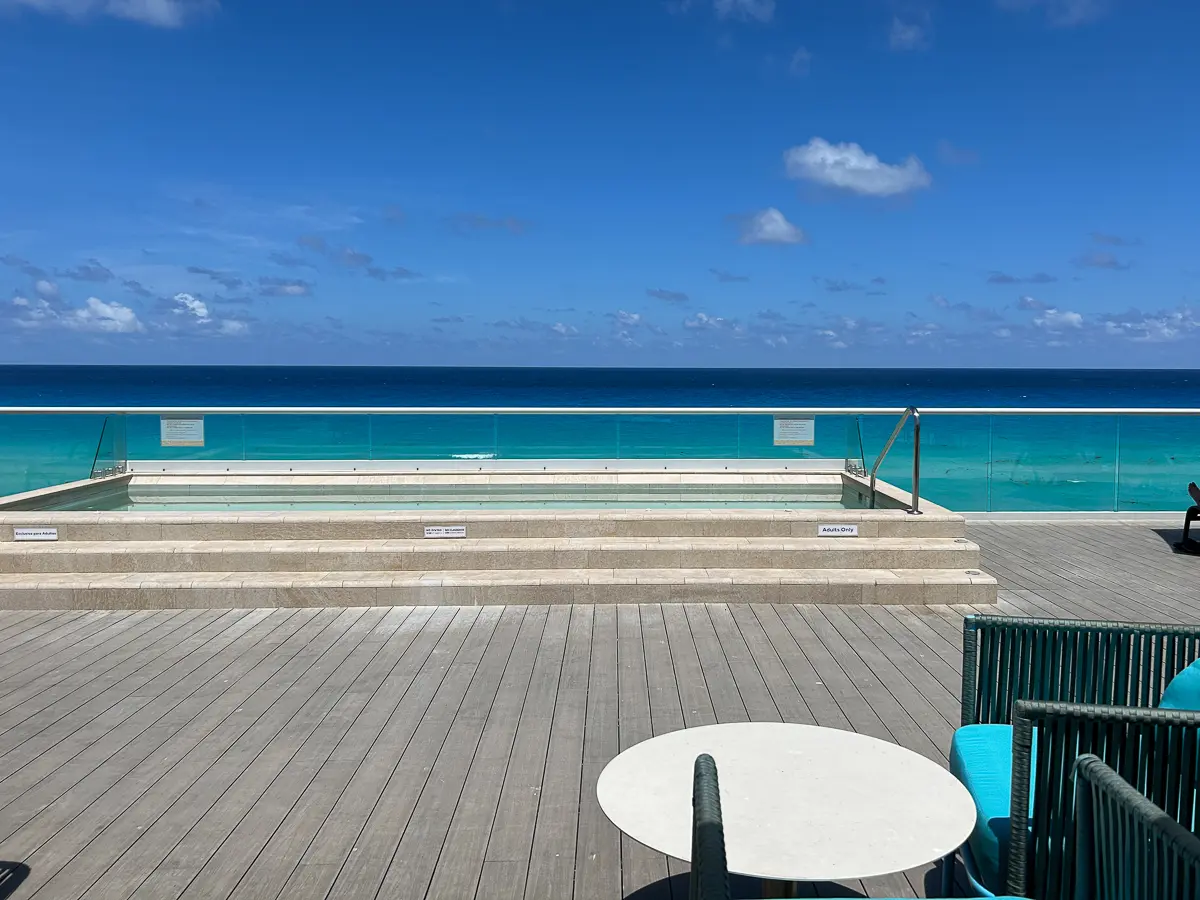 ヒルトンカンクンマールカリベのプール