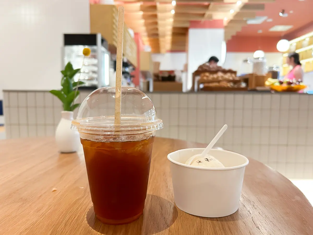 Azulinda Cafeのコーヒーとアイス