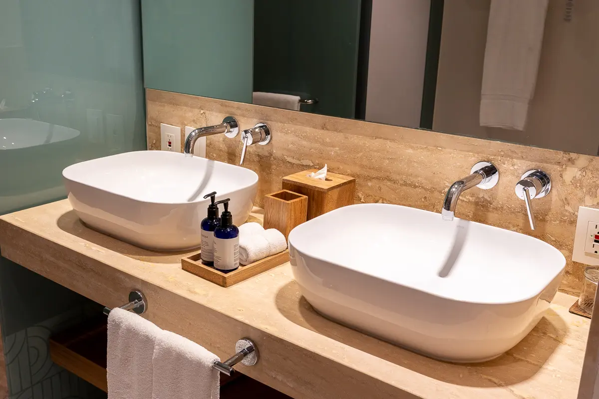 ツインボウルの洗面台