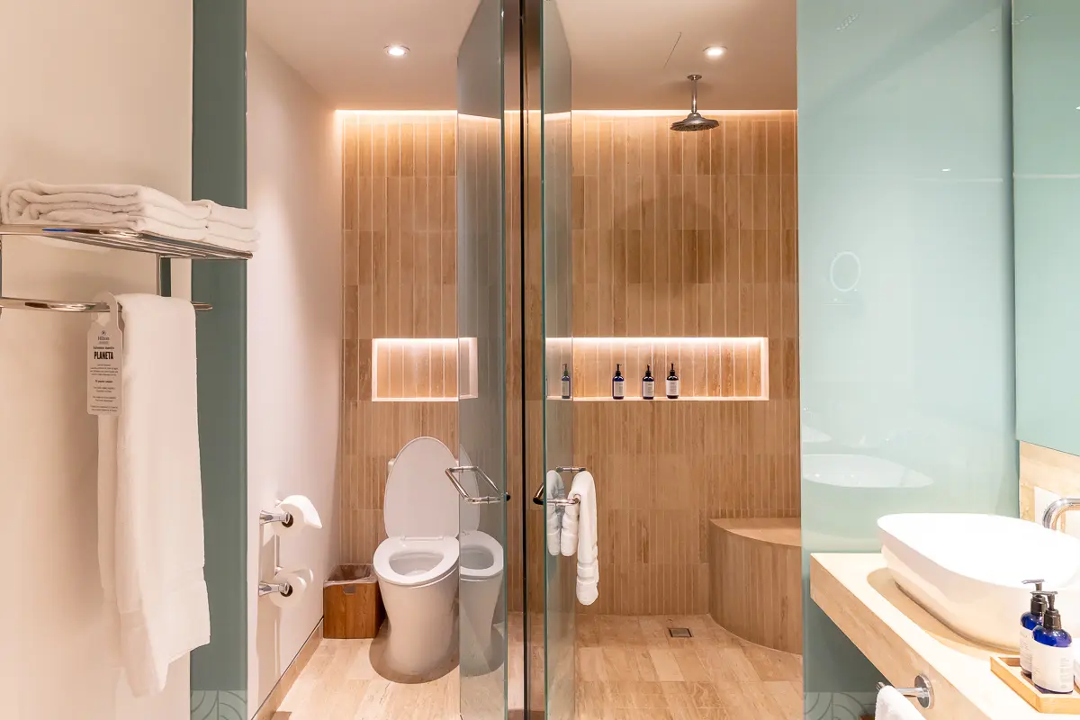 トイレとバスルームの入口