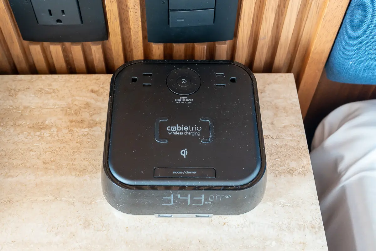 多機能目覚まし時計