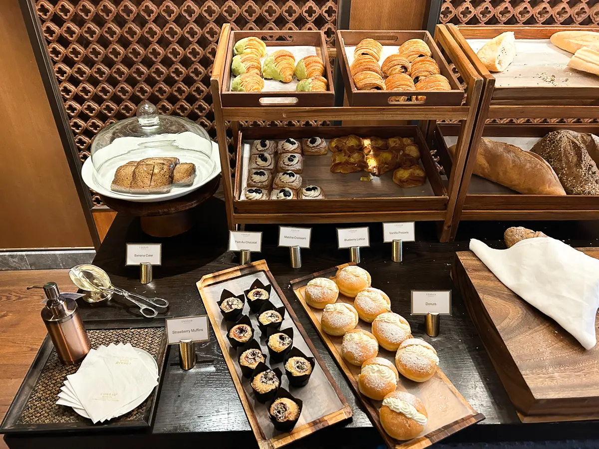 朝食ビュッフェパン