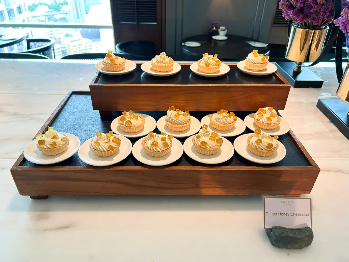 アフタヌーンティーのスイーツ