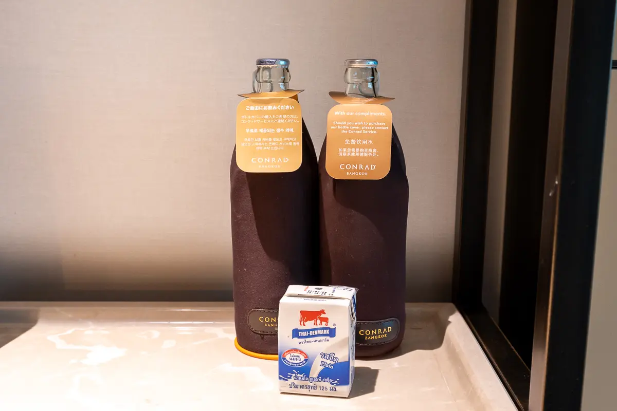 無料のボトルウォーター