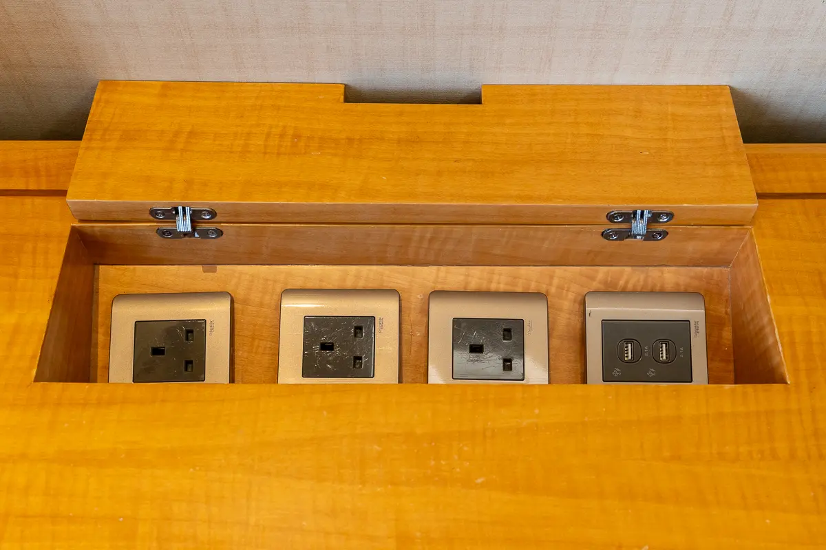 デスクにある電源