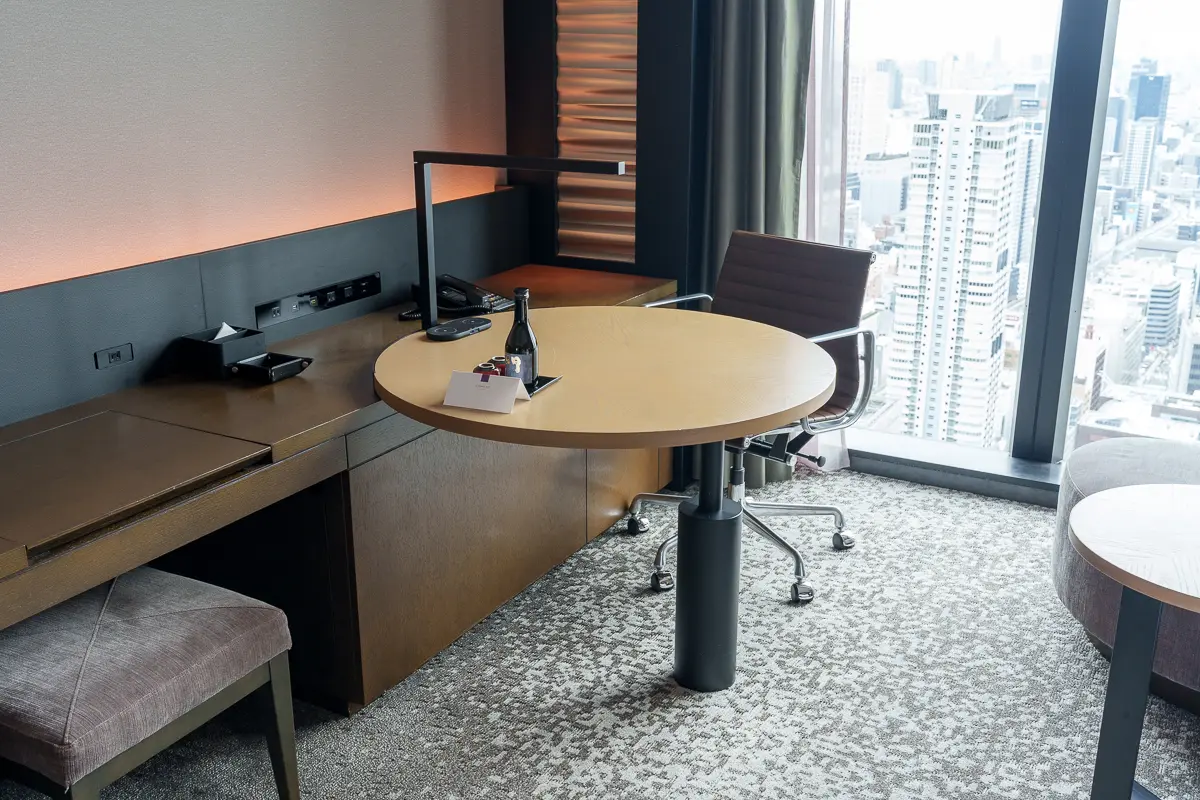 デスクとチェア