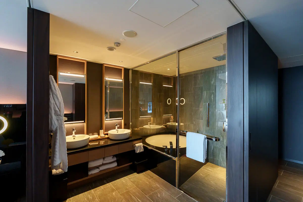 洗面所とバスルーム