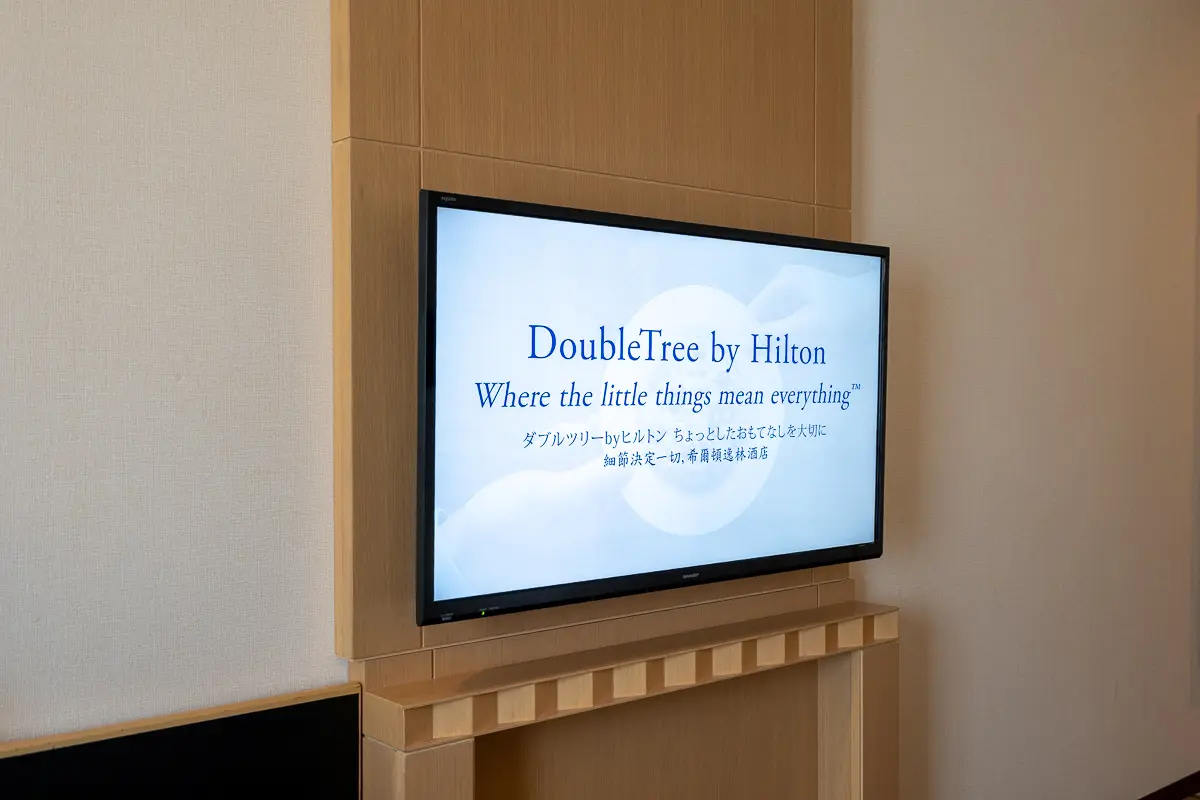 40インチ液晶テレビ